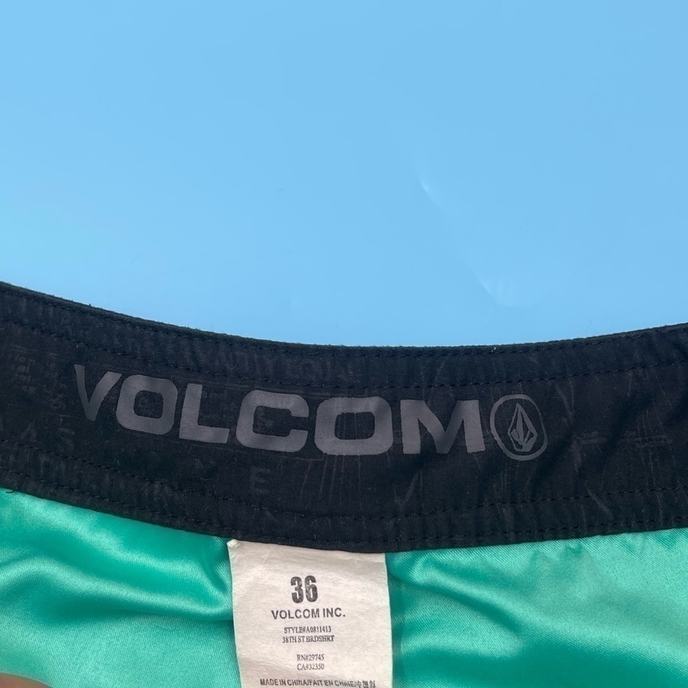 Volcom Board Shorts - Picture 3 of 3